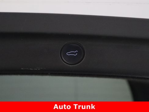 Used 2021 Tesla Model Y Performance image 31