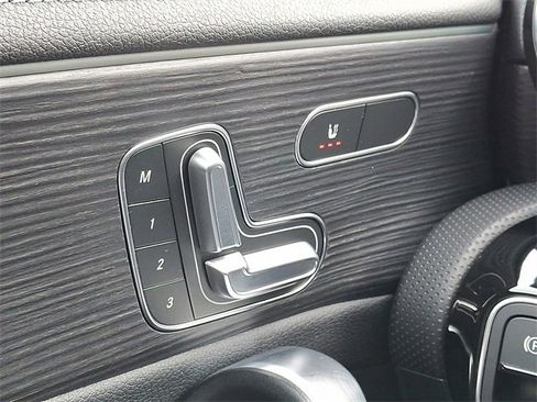 Used 2023 Mercedes-Benz CLA 250 4MATIC image 27