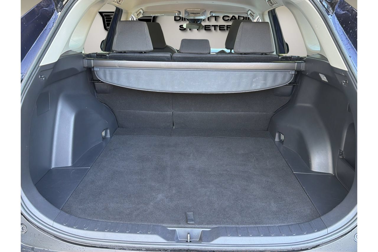 Used 2021 Toyota RAV4 XLE FWD image 17