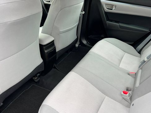 Used 2015 Toyota Corolla LE FWD image 12