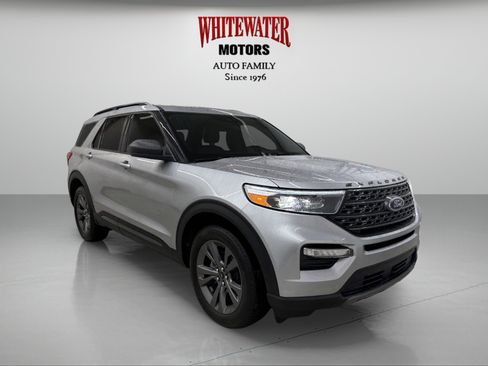 Used 2021 Ford Explorer XLT w/ Equipment Group 202A AWD/4WD image 5