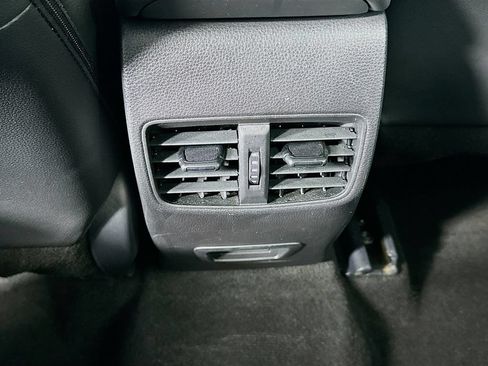 Certified 2025 Toyota Corolla Cross XLE FWD image 25