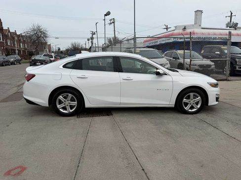 Used 2022 Chevrolet Malibu LT image 4