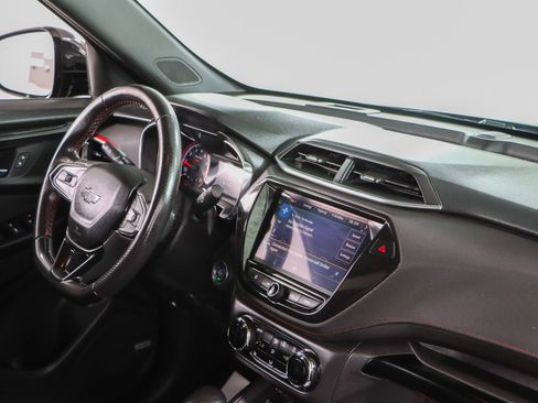 Used 2021 Chevrolet TrailBlazer RS w/ Technology Package FWD image 26