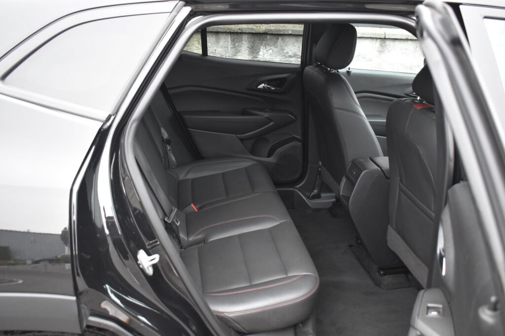 Used 2024 Chevrolet Trax RS w/ Driver Confidence Package FWD image 23