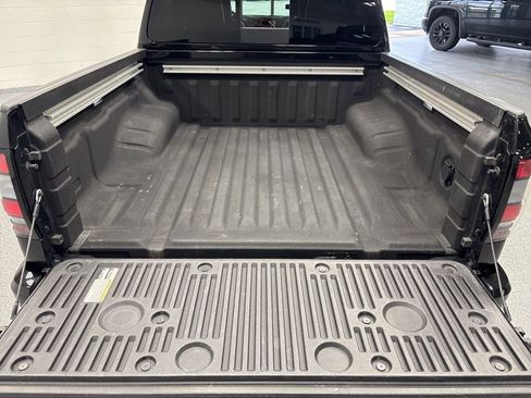 Used 2023 Nissan Frontier PRO-4X w/ Pro-4X Premium Package AWD/4WD image 36
