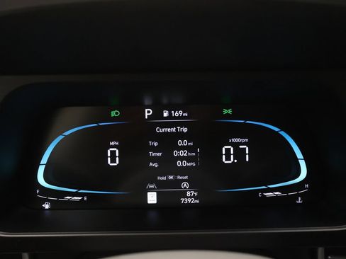 Used 2026 Hyundai Elantra SE FWD image 22