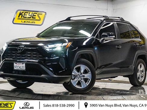 Used 2025 Toyota RAV4 XLE image 1