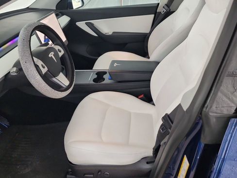 Used 2021 Tesla Model Y Long Range AWD/4WD image 6