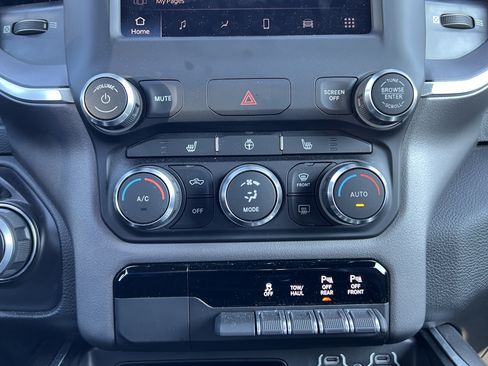 Used 2023 RAM 1500 Big Horn AWD/4WD image 30