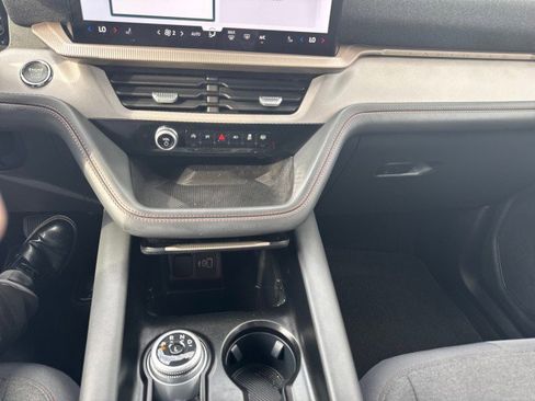 Used 2025 Ford Explorer Active image 9