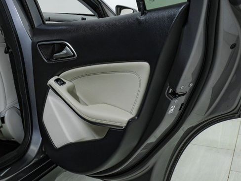 Used 2015 Mercedes-Benz GLA 250 4MATIC image 46