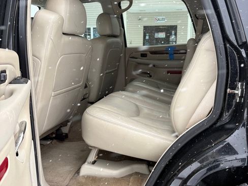 Used 2005 Cadillac Escalade AWD image 10