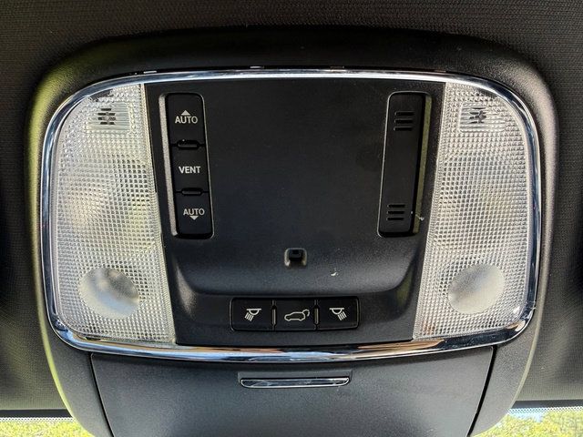 Used 2019 Dodge Durango SXT AWD/4WD image 29