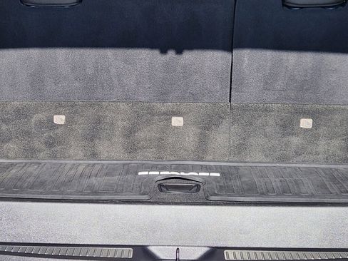 Used 2020 Cadillac Escalade Premium Luxury image 13