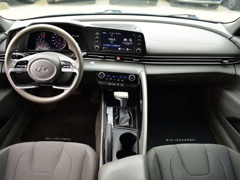 Used 2022 Hyundai Elantra SEL FWD image 18
