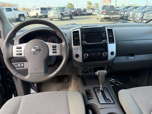 Used 2018 Nissan Frontier SV image 29