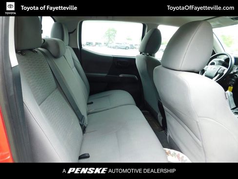 Used 2016 Toyota Tacoma SR5 w/ SR5 Appearance Package (SN) image 5