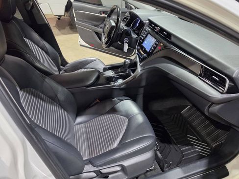 Used 2020 Toyota Camry SE FWD image 32