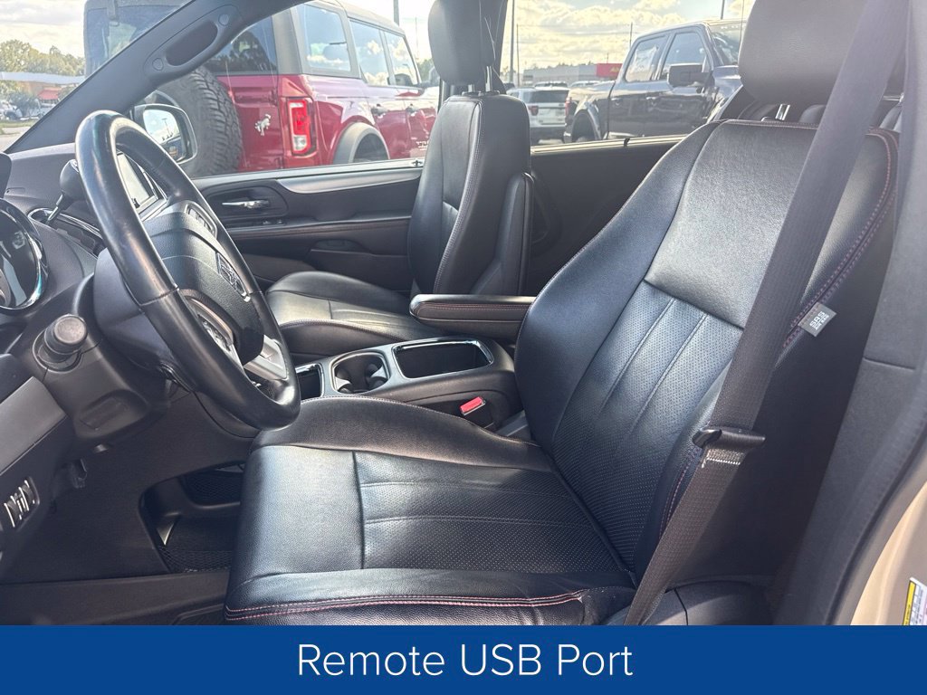 Used 2015 Dodge Grand Caravan R/T w/ Driver Convenience Group FWD image 12