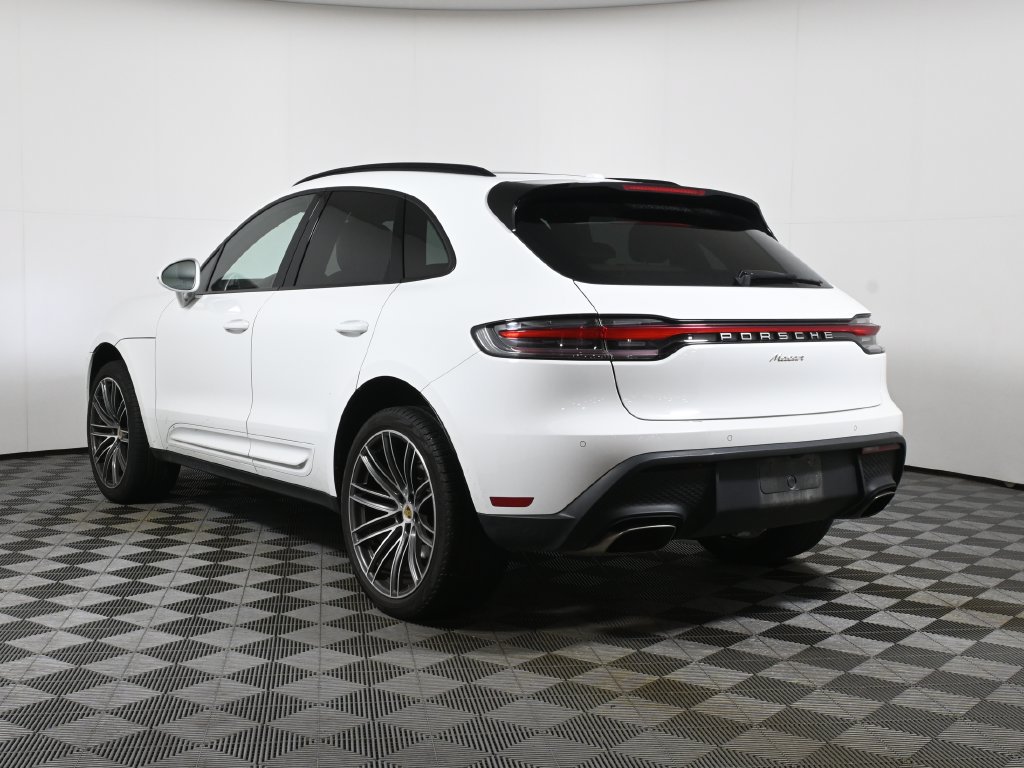 Used 2024 Porsche Macan AWD/4WD image 3