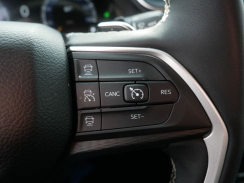Used 2023 Jeep Grand Cherokee L Laredo w/ Luxury Tech Group I AWD/4WD image 26