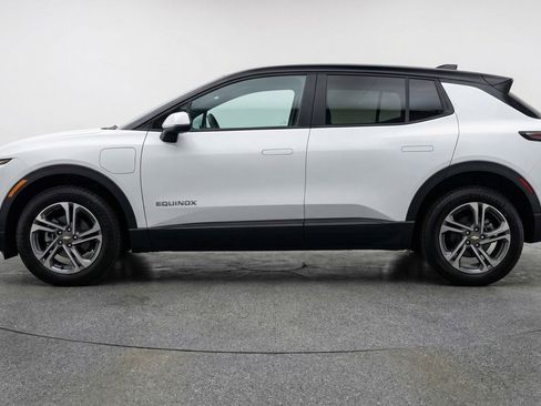 Used 2025 Chevrolet Equinox LT FWD image 5