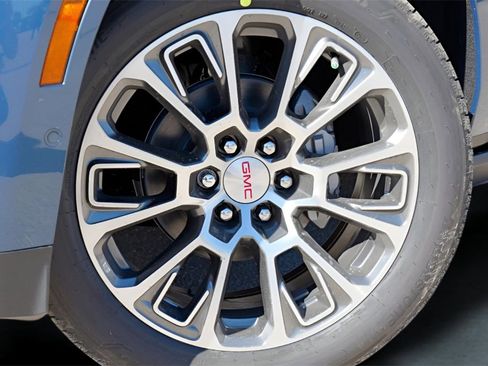 New 2026 GMC Yukon XL Denali w/ Denali Reserve Package image 2