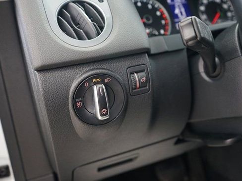 Used 2017 Volkswagen Tiguan Sport image 30