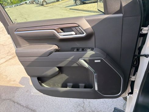 New 2026 Chevrolet Silverado 1500 RST AWD/4WD image 39