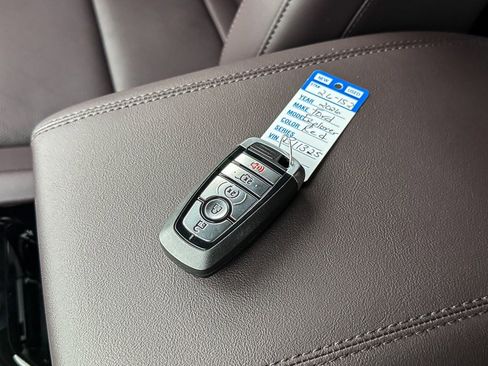 New 2026 Ford Explorer Platinum image 38