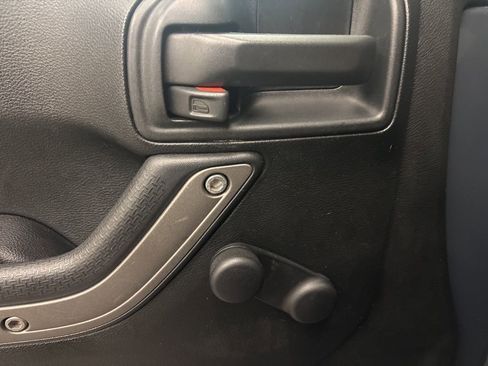 Used 2018 Jeep Wrangler Unlimited Sport w/ Connectivity Group image 16