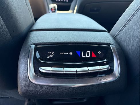 Used 2024 Cadillac XT6 Luxury w/ LPO, Floor Liner Package AWD/4WD image 12