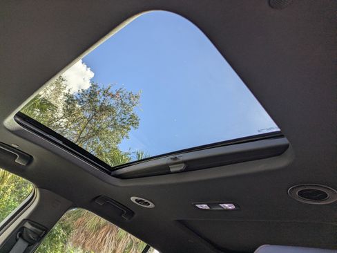 Used 2023 Chevrolet Traverse High Country image 23