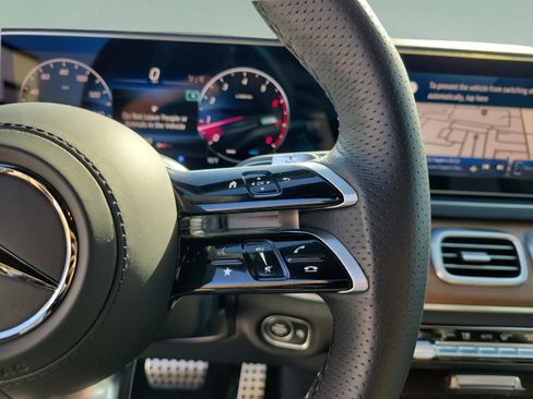 Certified 2025 Mercedes-Benz GLS 450 4MATIC image 21