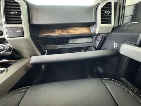 Used 2019 Ford F150 Lariat w/ Equipment Group 502A Luxury AWD/4WD image 26