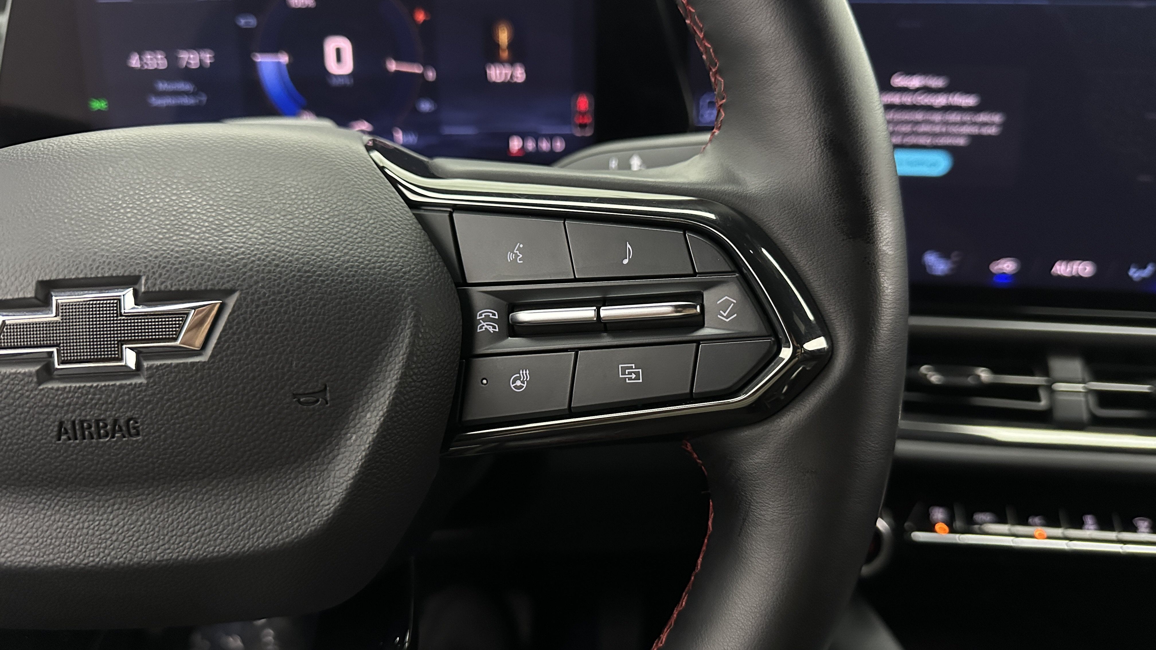 Used 2024 Chevrolet Equinox EV RS w/ Active Safety Package 3 FWD image 23