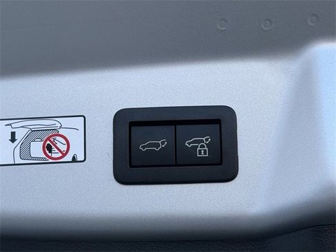 Used 2025 Toyota Prius Limited image 34