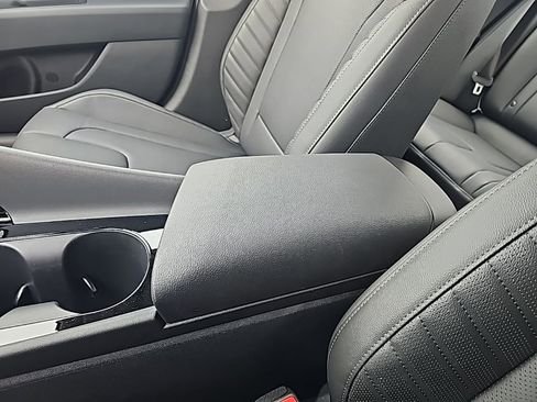 New 2026 Hyundai Elantra Limited image 23