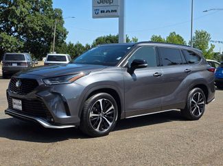 Used 2021 Toyota Highlander XSE video 1