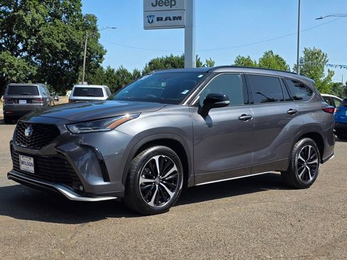 Used 2021 Toyota Highlander XSE image 1