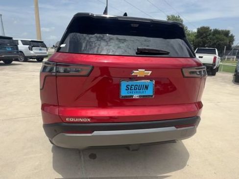 Certified 2026 Chevrolet Equinox LT w/ Safety and Technology Package FWD image 7