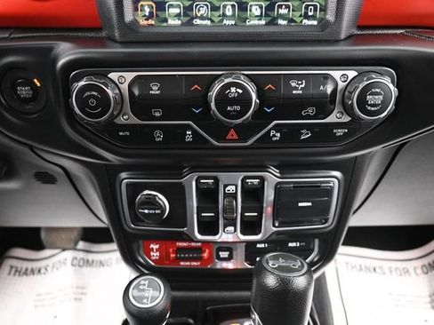 Used 2018 Jeep Wrangler Unlimited Rubicon AWD/4WD image 24