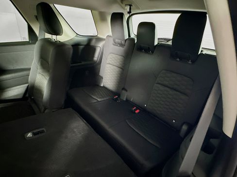 Used 2025 Nissan Pathfinder SV FWD image 29