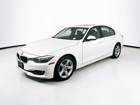 Used 2013 BMW 320i Sedan image 3