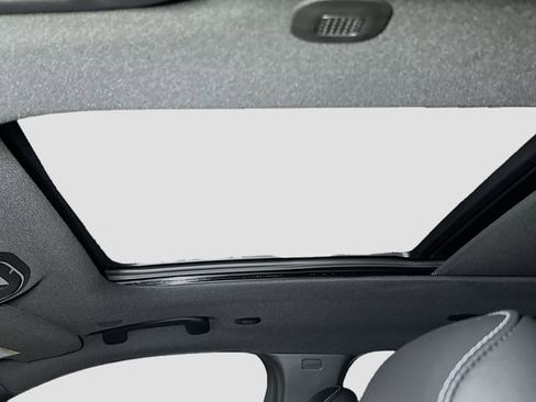 New 2025 Jeep Grand Cherokee L Limited w/ Luxury Tech Group II image 25