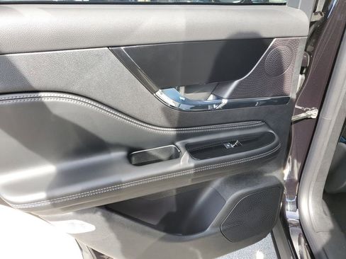 New 2026 Lincoln Corsair Premiere FWD image 9