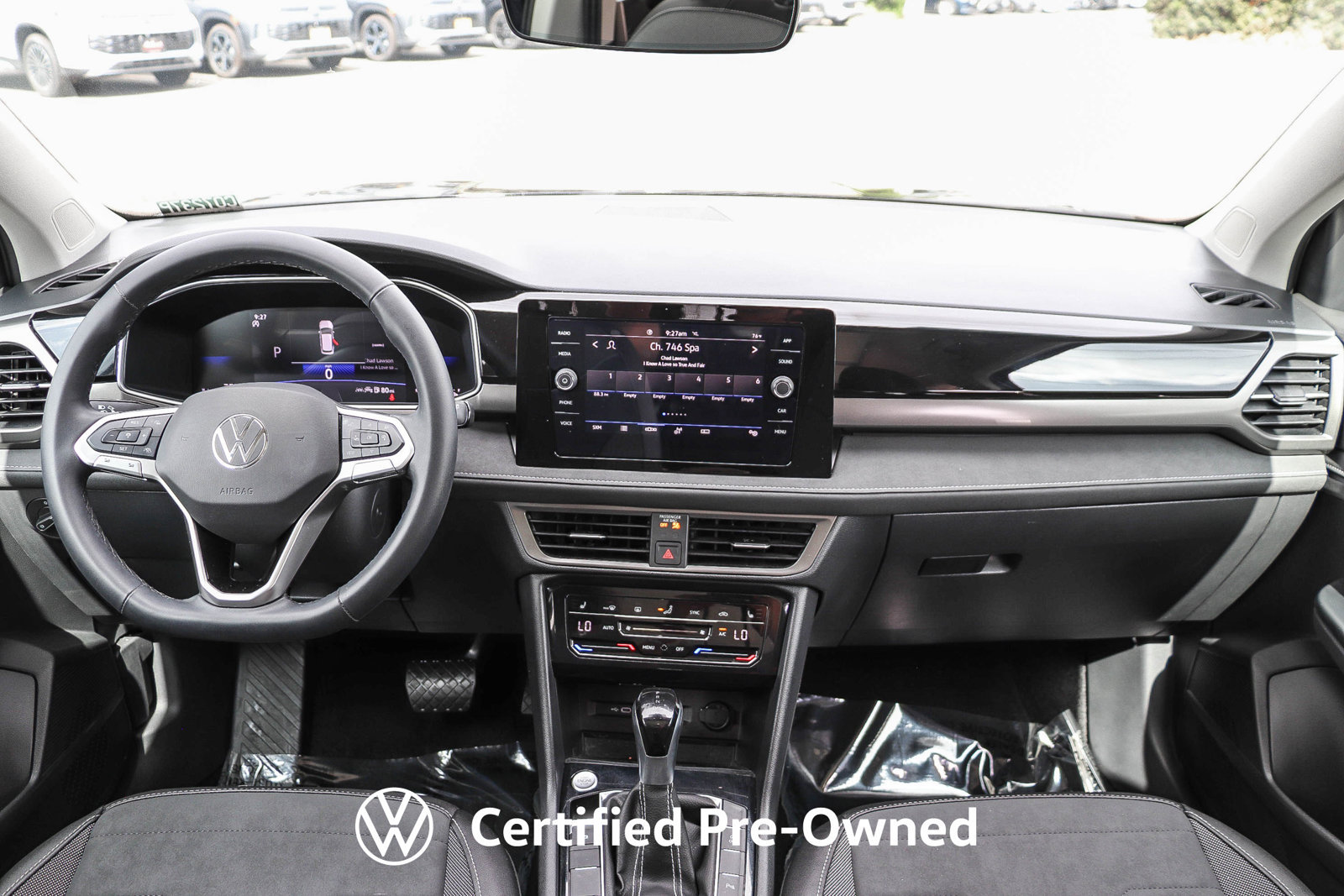 Certified 2025 Volkswagen Taos SE FWD image 14