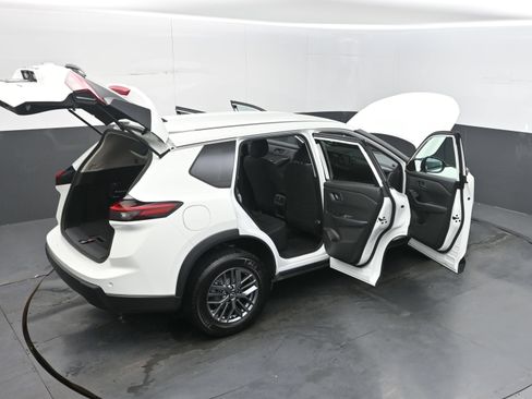 Used 2024 Nissan Rogue S AWD/4WD image 44