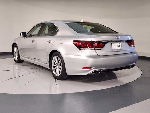 Used 2016 Lexus LS 460 w/ Comfort Package RWD image 6